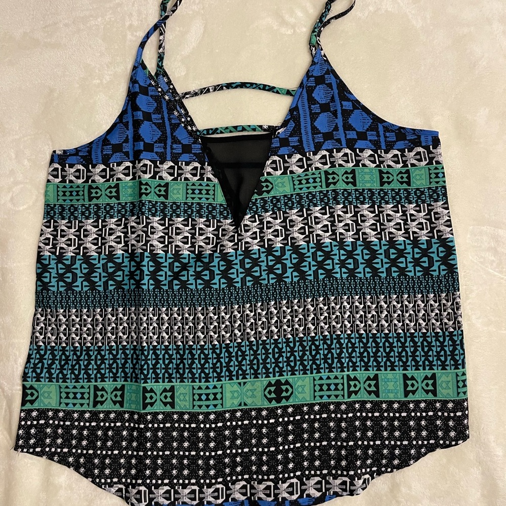 ⭐️ Boho/Geometric Print V-Neck Tank Top
